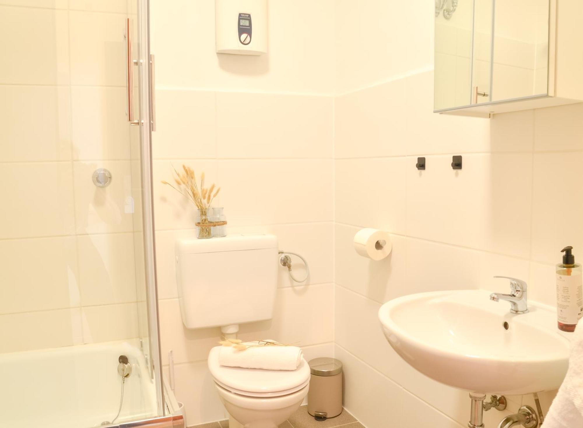 Milpau Buer 2 - Modernes Apartment Mit Queensize-Bett, Netflix, Nespresso, Waschmaschine & Smart Tv Gelsenkirchen Buitenkant foto